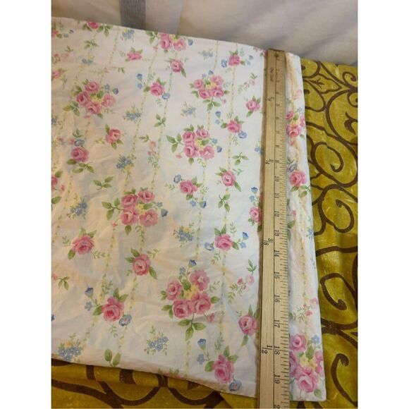 Pottery barn kids standard pillowcase 27"x19.5" Shabby Chic style white and pink - Picture 3 of 5